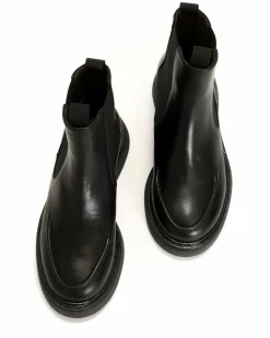 Kikie flat platform
