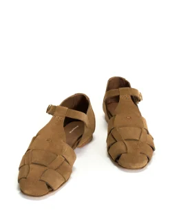 Lain flats